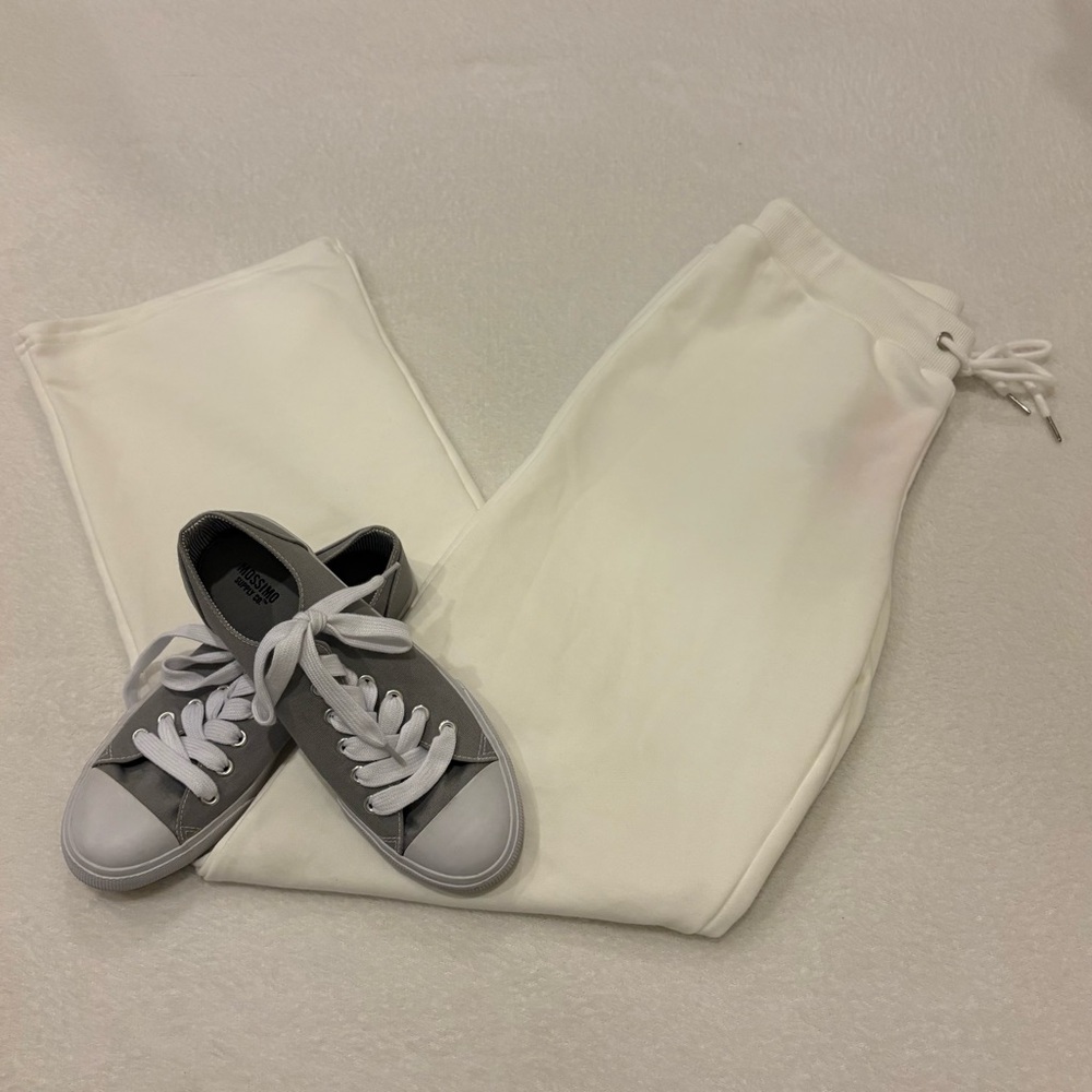 Edikted Wide Leg Sweatpants- BNWT